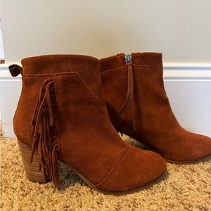 TOMS Women’s suede boots, size 6.5